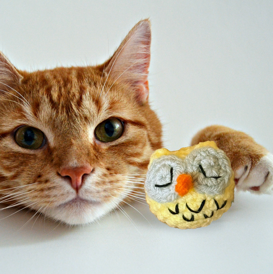 Yolk the owl | weighted cat toy